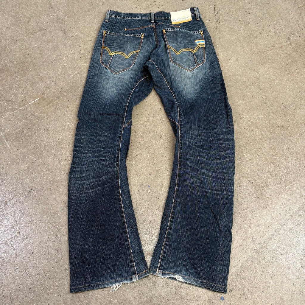 Edwin XV Function Straight Cuts (Japanese) 31x32