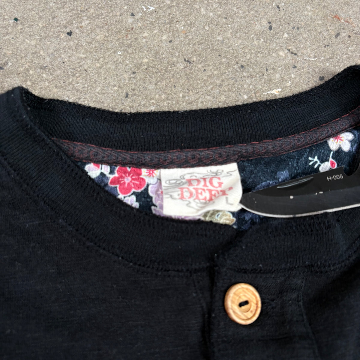 Beautiful Embroidered Dig Deep Longsleeve (2000's Japanese)